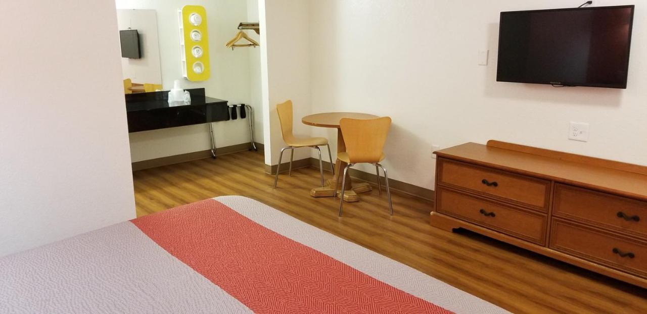 Fairbridge Inn Express North Lima ภายนอก รูปภาพ